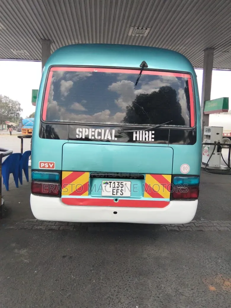 Toyota Coaster 2000