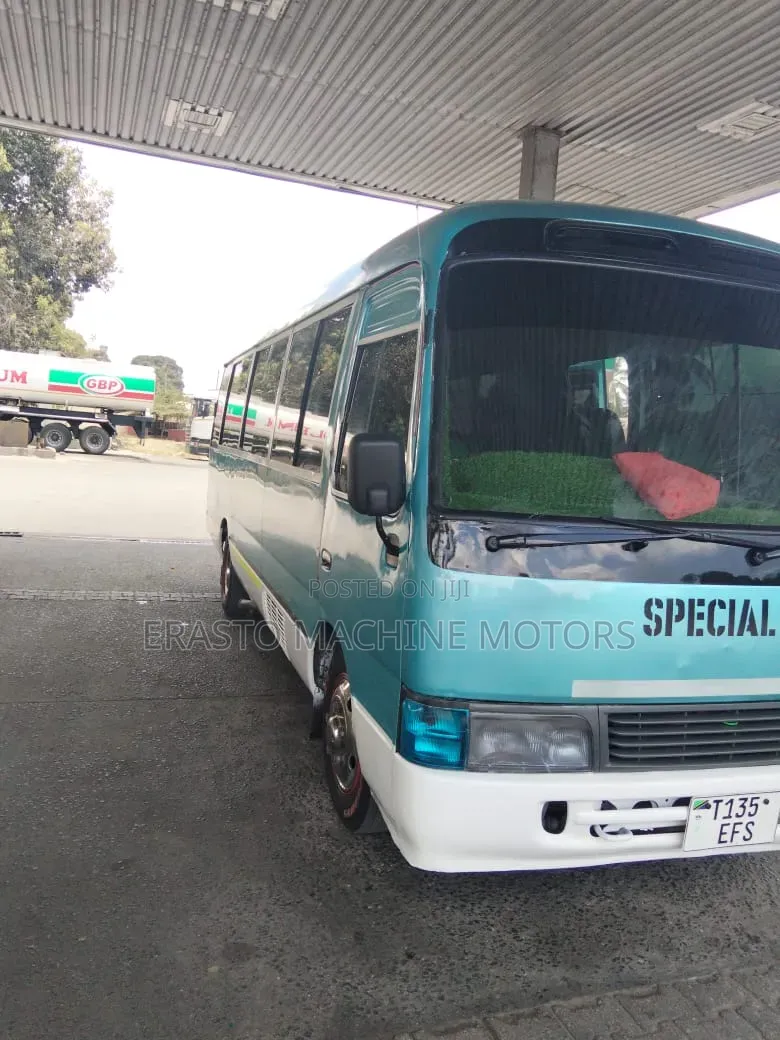 Toyota Coaster 2000