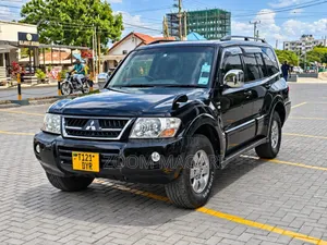 Mitsubishi Pajero 2004 Black