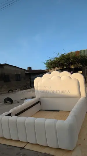 Modern Bubble Sofa Bed Ukubwa Wa 5/6 Ni Rangi Ya Offwhite