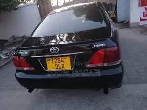 Toyota Crown 2004 Black