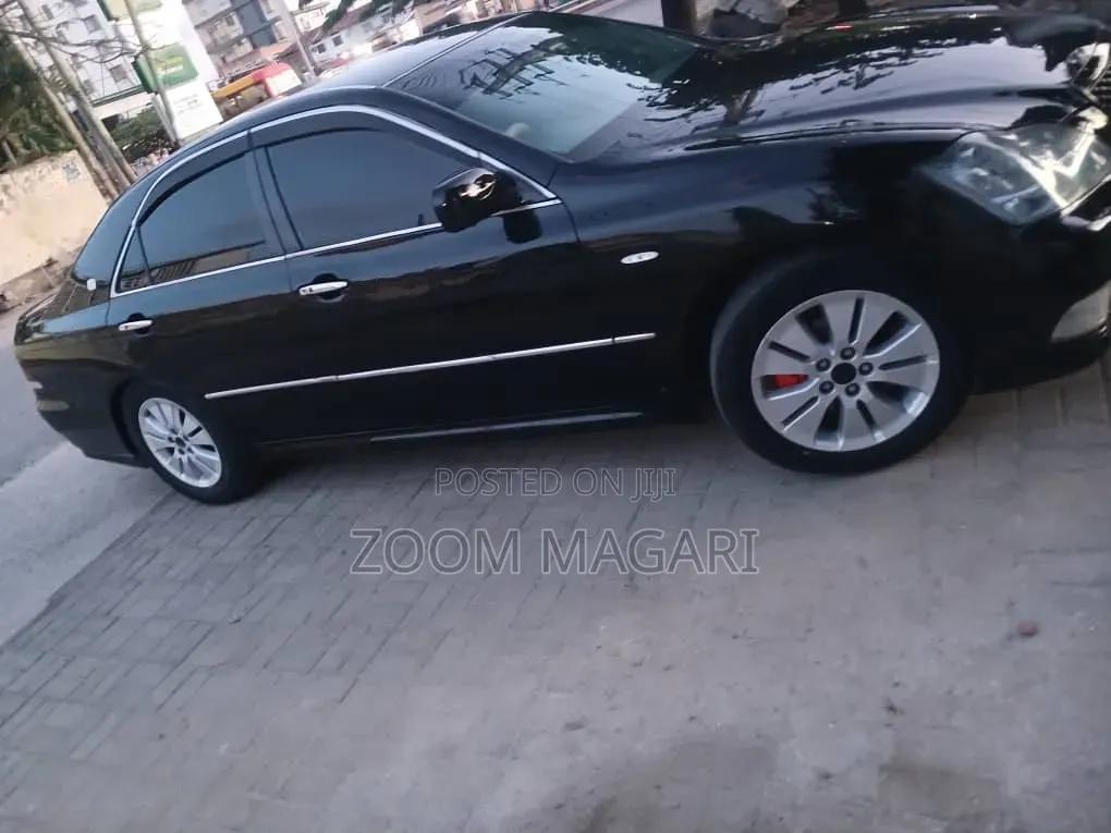 Toyota Crown 2004 Black