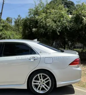 Toyota Crown 2011 Silver