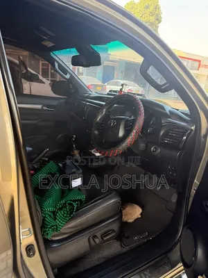 Toyota Hilux 2022 Gray