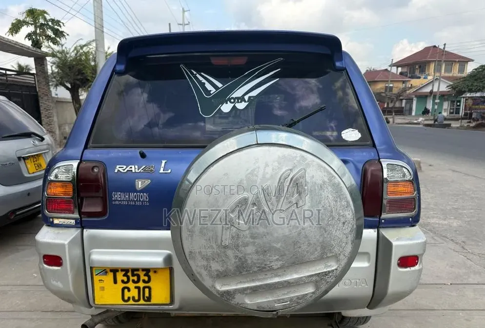 Toyota RAV4 1997 Blue