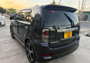 Toyota Corolla Rumion 2011 Black