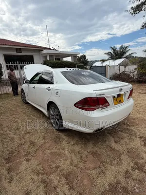 Toyota Crown 2009 White