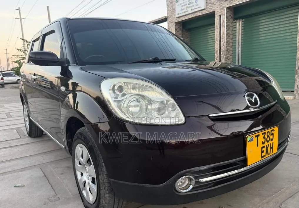 Mazda Verisa 2010 Maroon