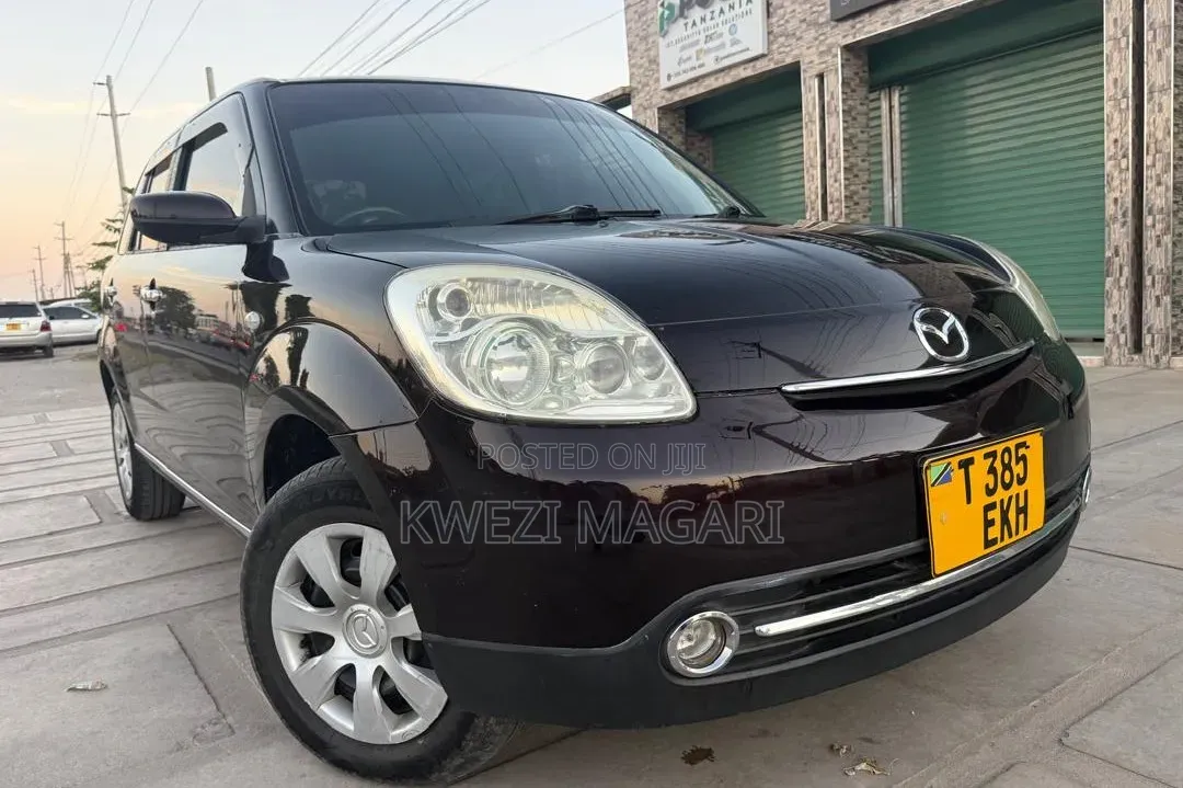 Mazda Verisa 2010 Maroon