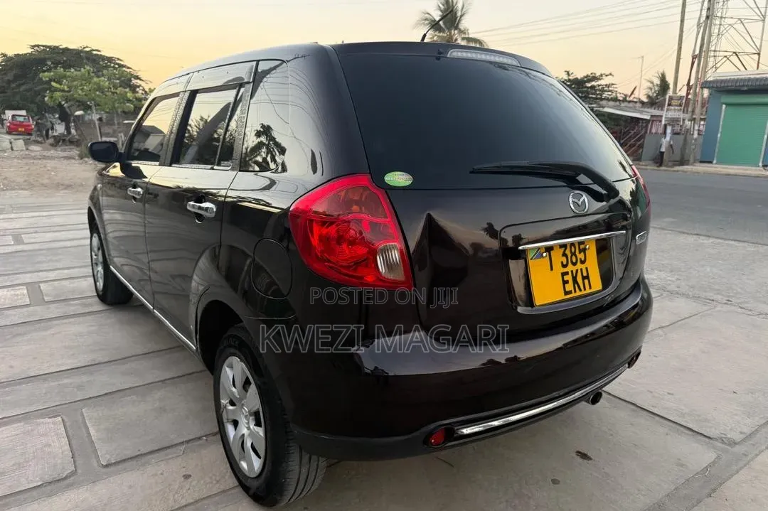 Mazda Verisa 2010 Maroon