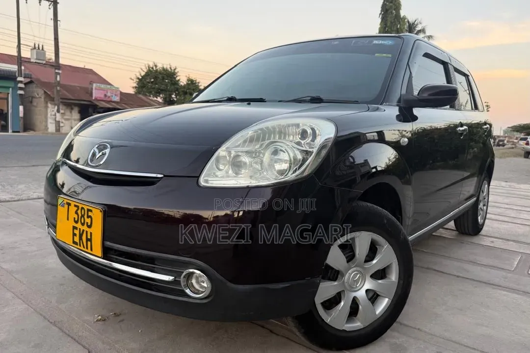Mazda Verisa 2010 Maroon