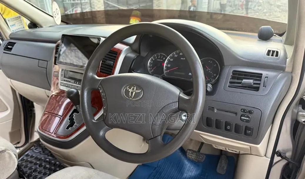 Toyota Alphard 2004 Gray