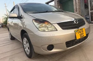 Toyota Corolla Spacio 2002 Gold