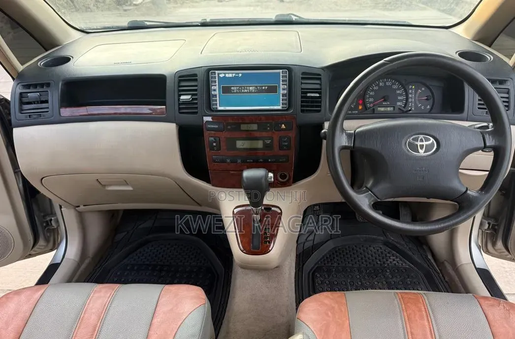 Toyota Corolla Spacio 2002 Gold