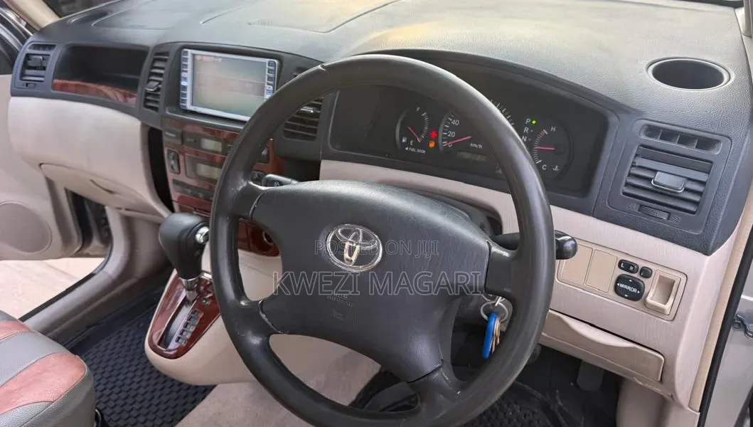 Toyota Corolla Spacio 2002 Gold