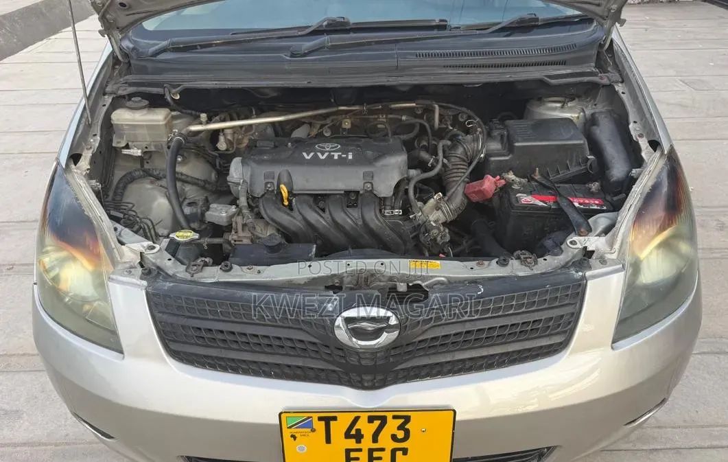 Toyota Corolla Spacio 2002 Gold