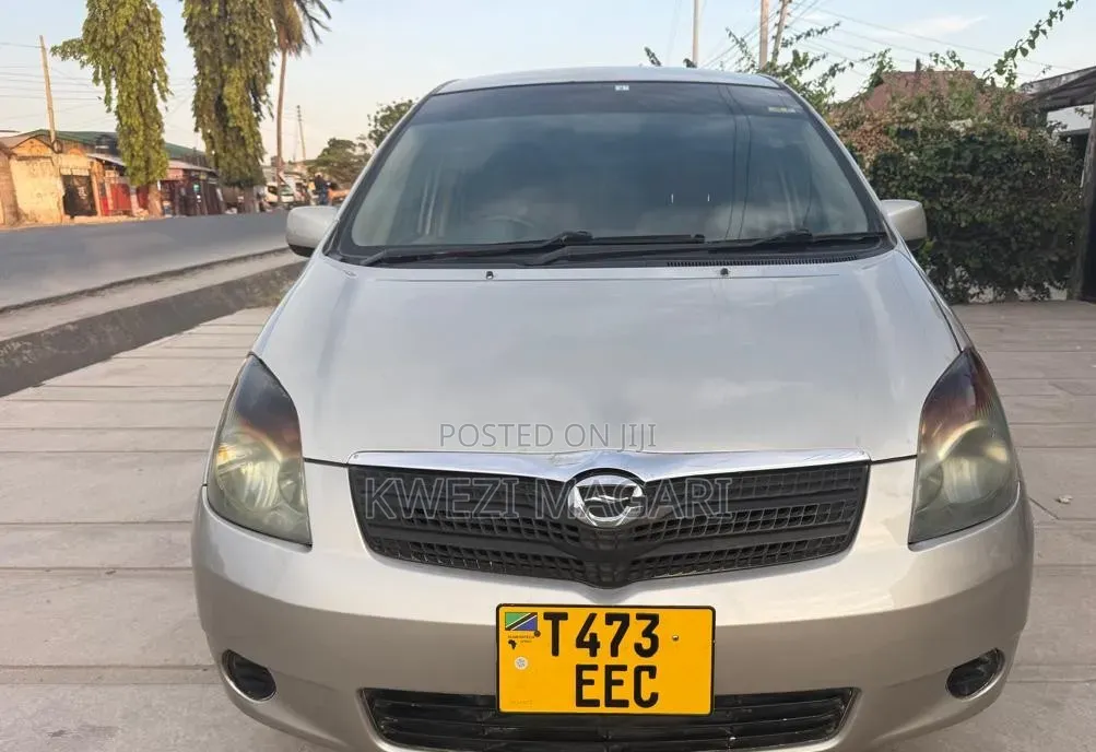Toyota Corolla Spacio 2002 Gold