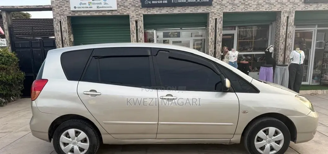 Toyota Corolla Spacio 2002 Gold