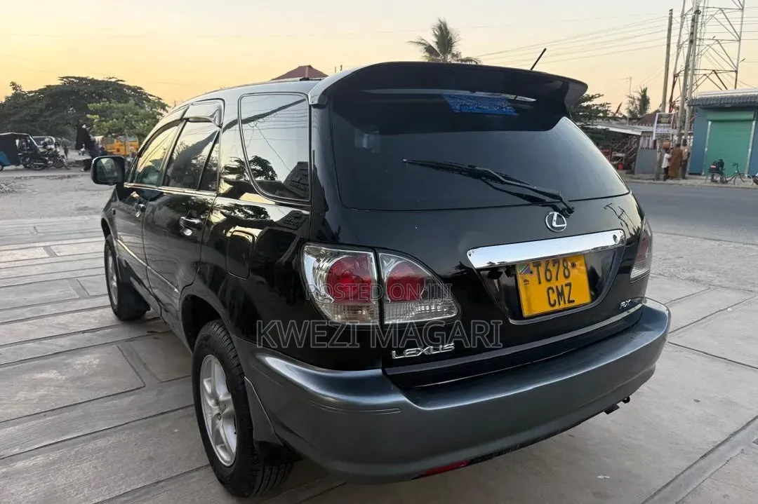 Toyota Harrier 2001 Black
