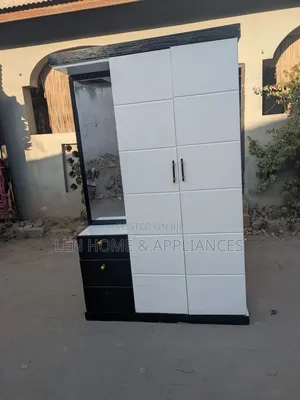 Kabati La Nguo Milango Miwili Na Dressing Table