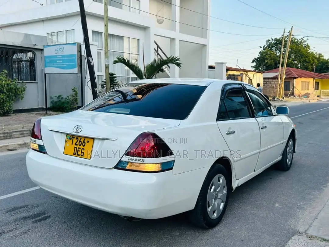 Toyota Mark II 2004 White
