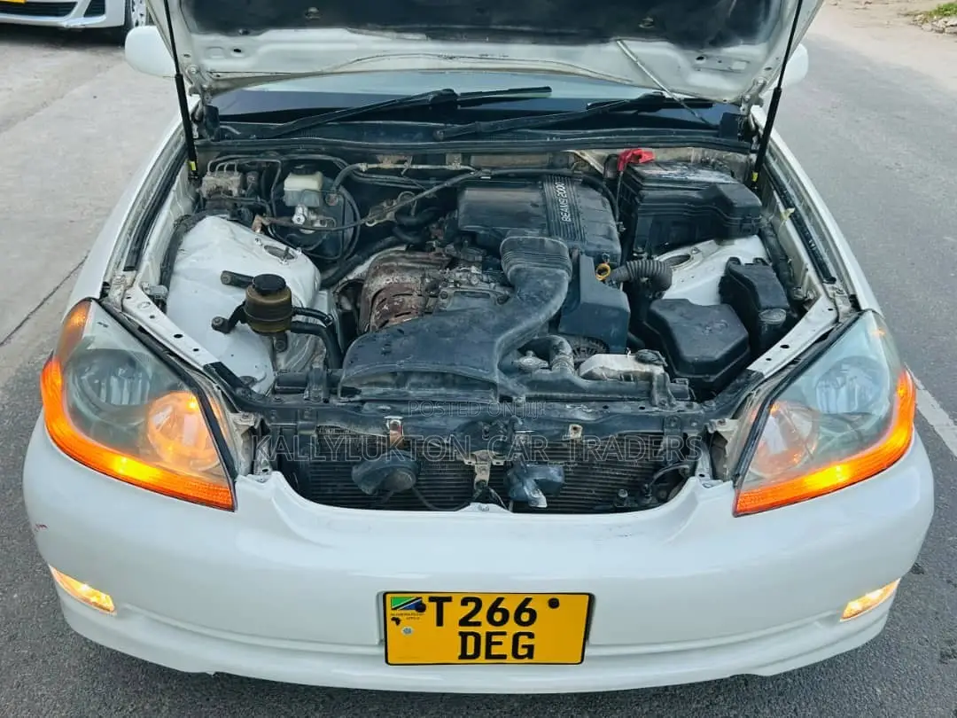 Toyota Mark II 2004 White