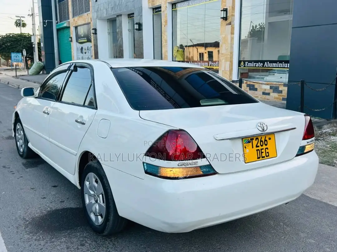 Toyota Mark II 2004 White