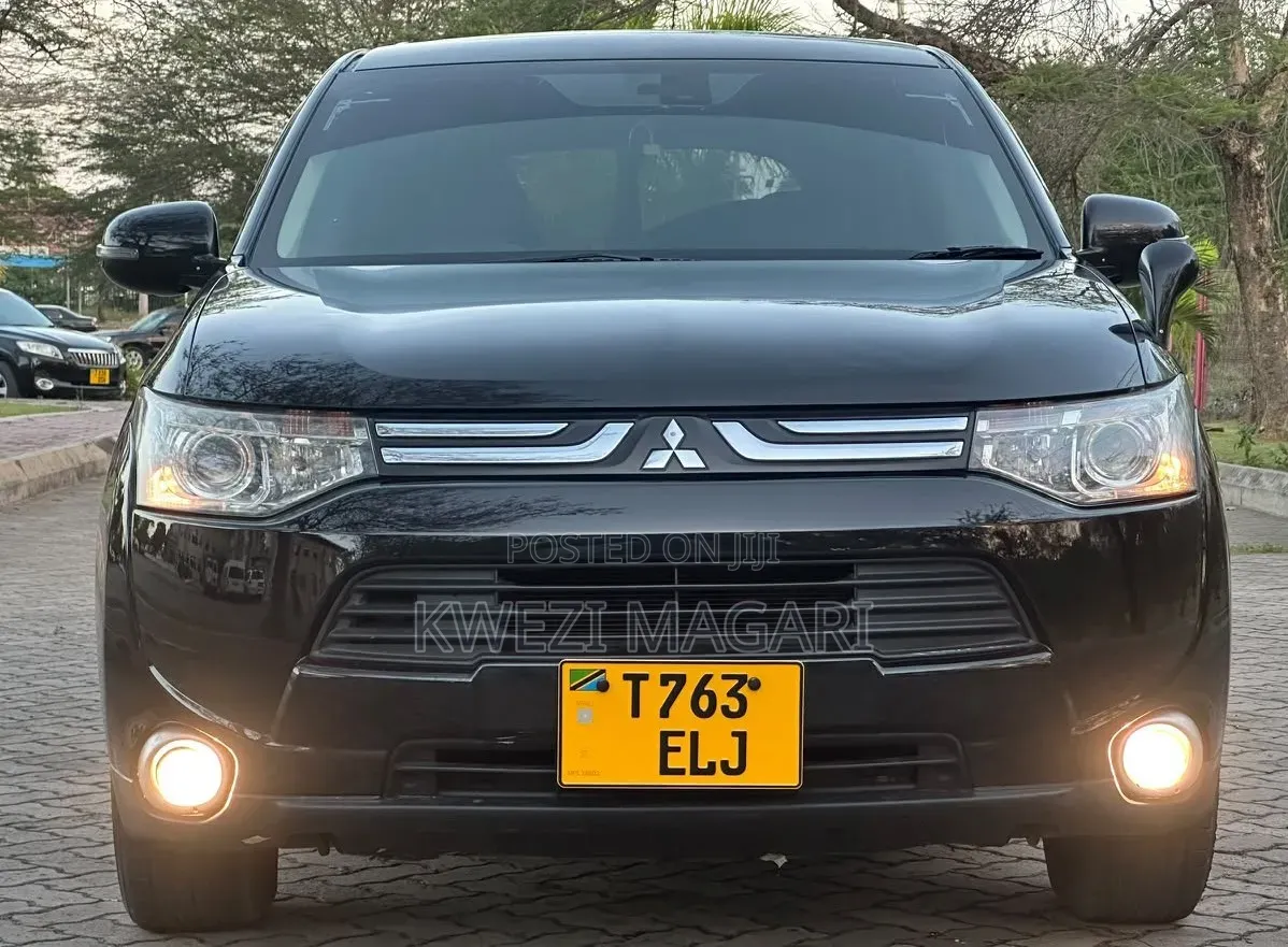 Mitsubishi Outlander 2012 Black