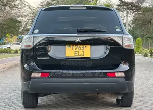 Mitsubishi Outlander 2012 Black