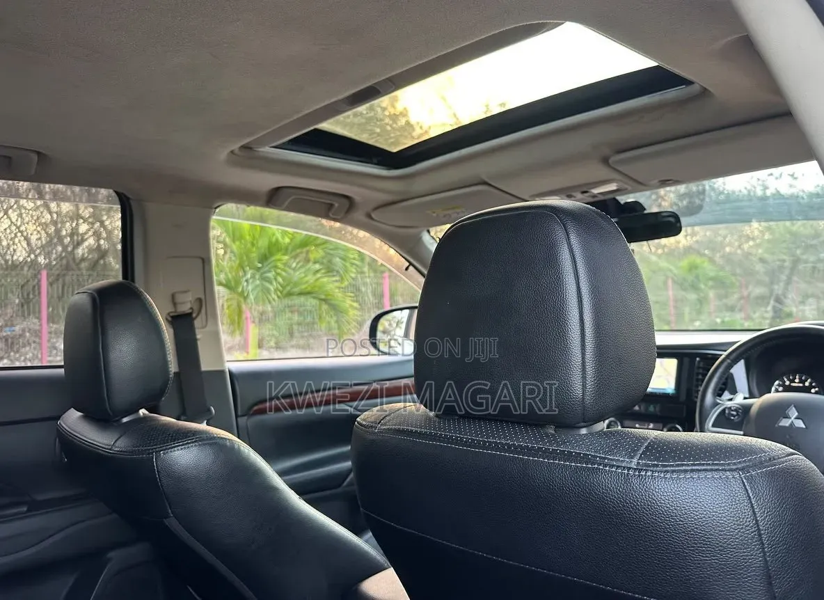 Mitsubishi Outlander 2012 Black