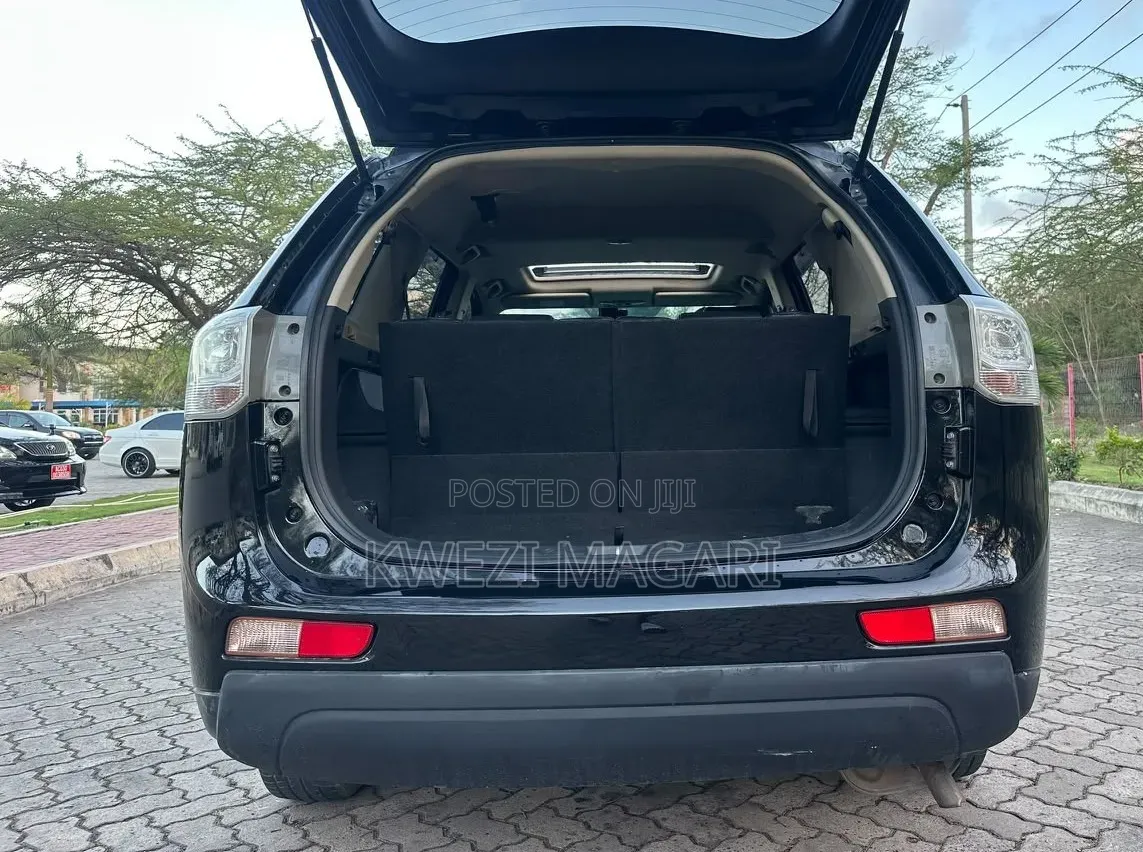 Mitsubishi Outlander 2012 Black