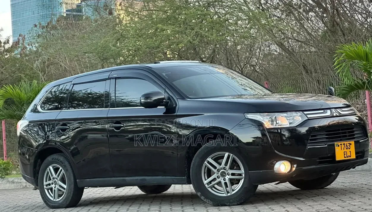 Mitsubishi Outlander 2012 Black