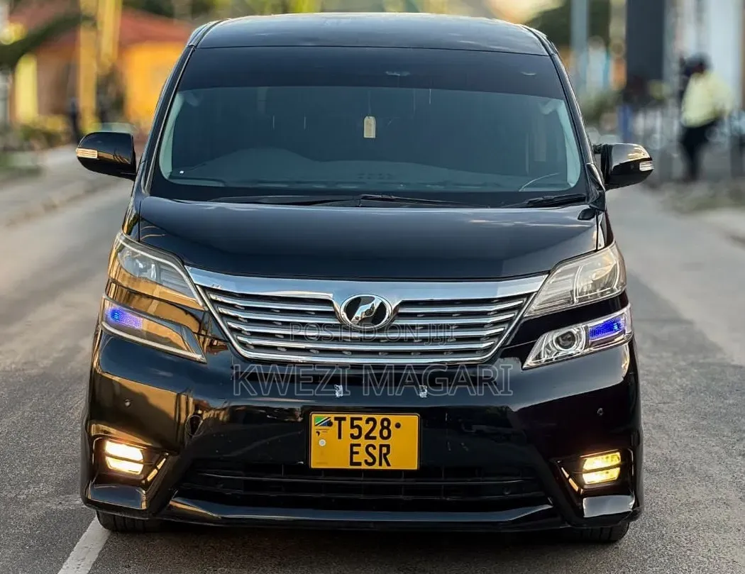 Toyota Vellfire 2010 Black