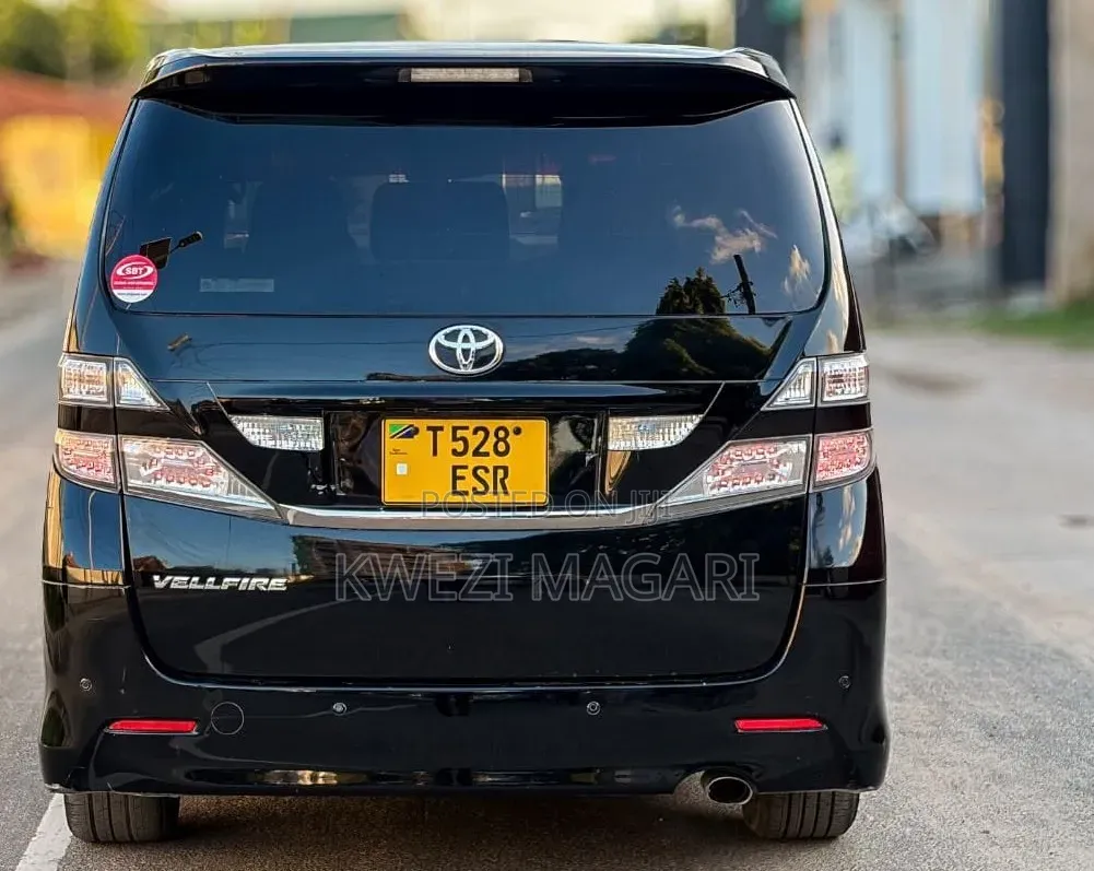 Toyota Vellfire 2010 Black