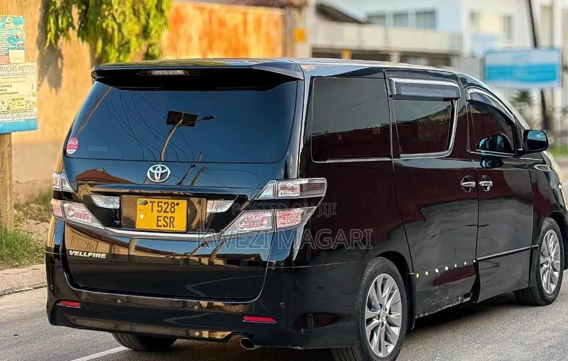 Toyota Vellfire 2010 Black
