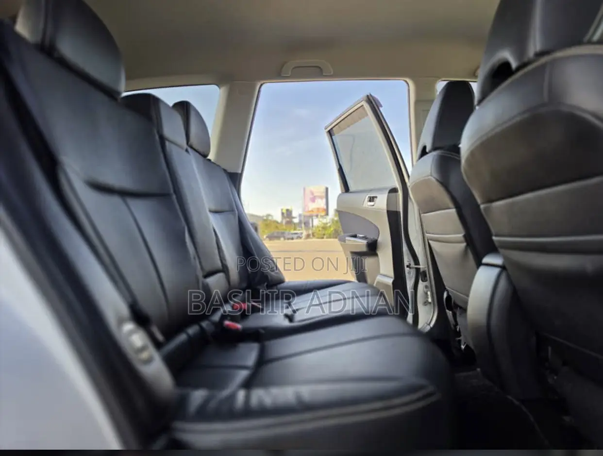 Subaru Forester 2010 Pearl