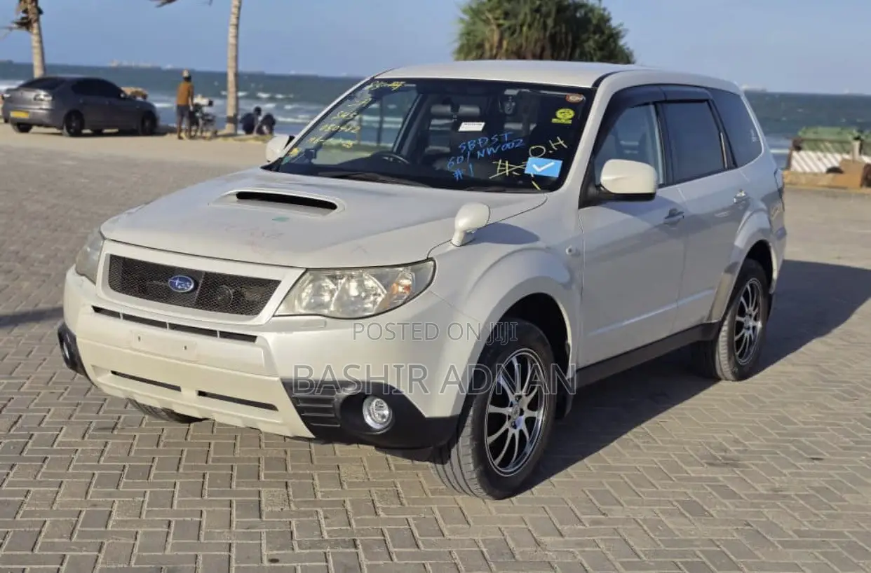 Subaru Forester 2010 Pearl