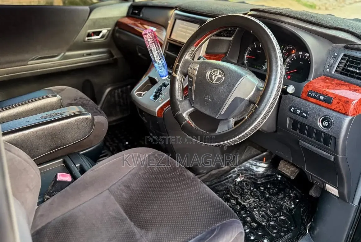 Toyota Vellfire 2010 Black