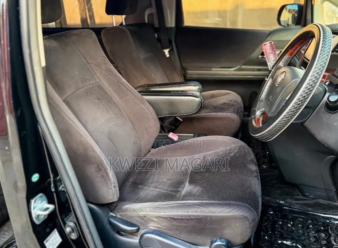 Toyota Vellfire 2010 Black
