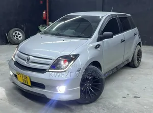 Toyota IST 2005 Silver