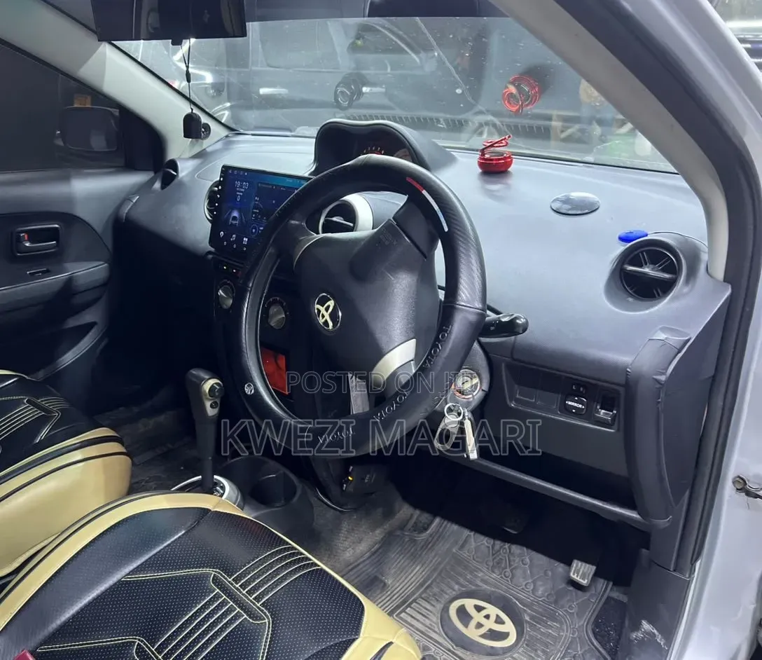 Toyota IST 2005 Silver