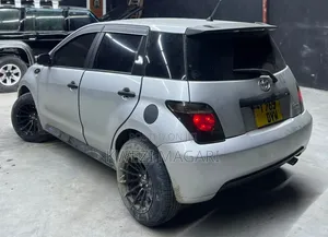 Toyota IST 2005 Silver
