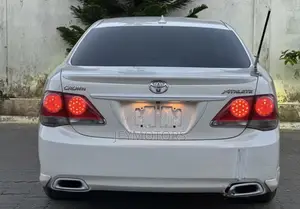 Toyota Crown 2011 White