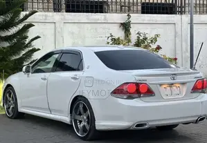 Toyota Crown 2011 White
