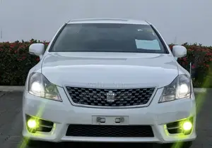 Toyota Crown 2011 White