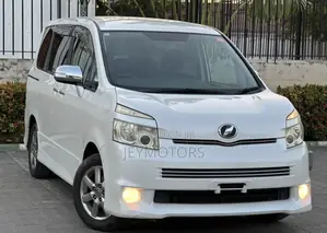 Toyota Noah 2009 White