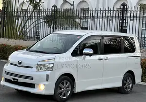 Toyota Noah 2009 White