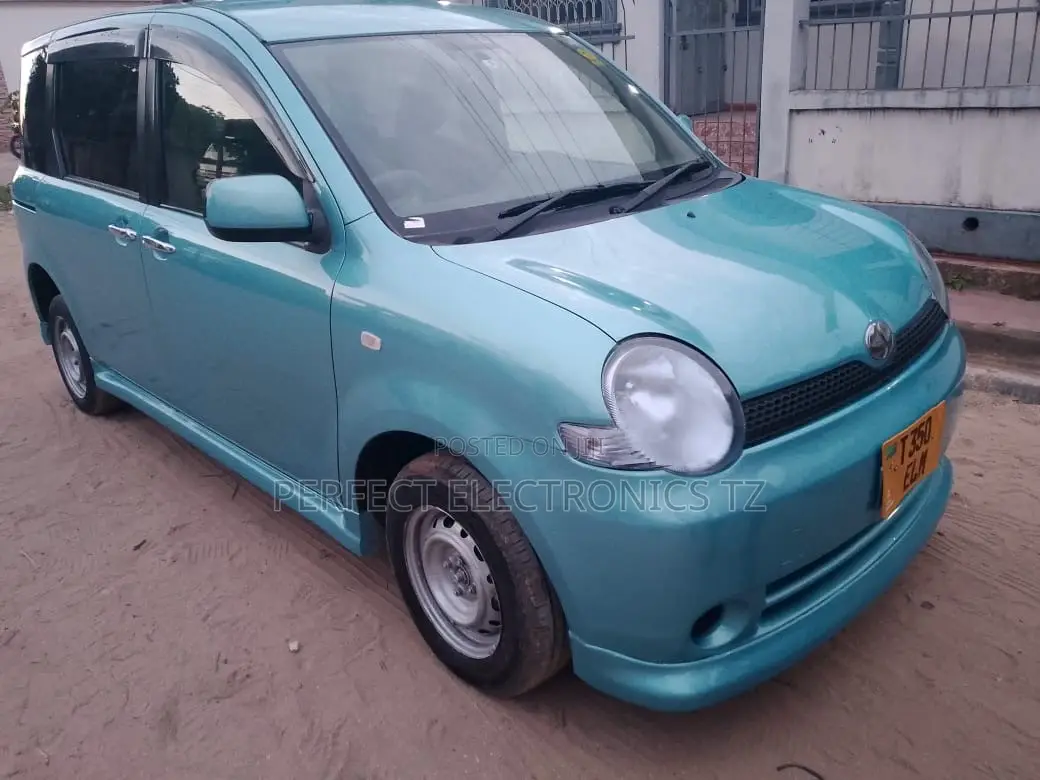 Toyota Sienta 2005 Blue