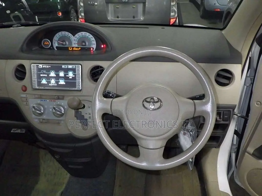 Toyota Sienta 2005 Blue