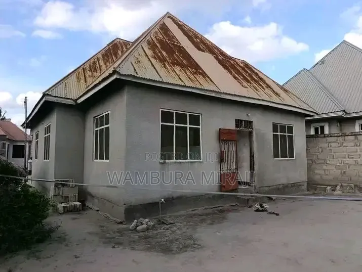 Furnished 6bdrm Block of Flats in Msongola for sale